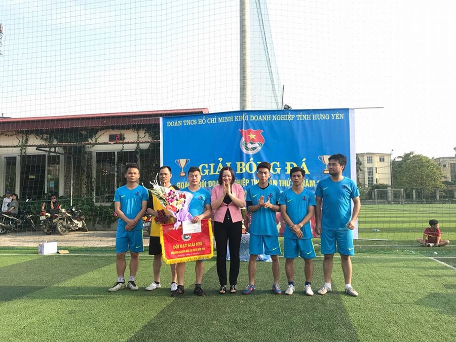 Đội bóng Công ty CP Nhựa Hưng Yên đạt giải nhì giải bóng đá Đoàn khối doanh nghiệp